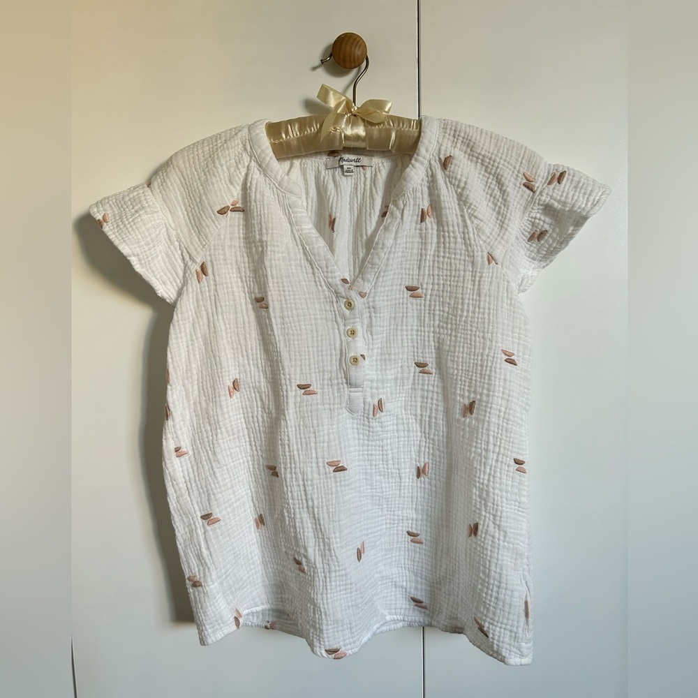 SOLD!! Madewell white pink embroidered flutter sleeve top. Like new. Without tag